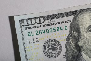 The Fed Waits: Why Rate Cuts Aren't Coming Despite Falling Oil — Portrait