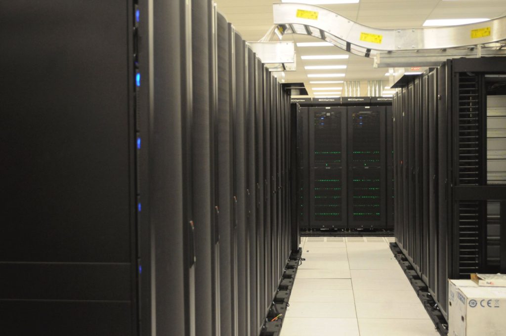 Server-Racks in einem Hyperscaler-Datacenter